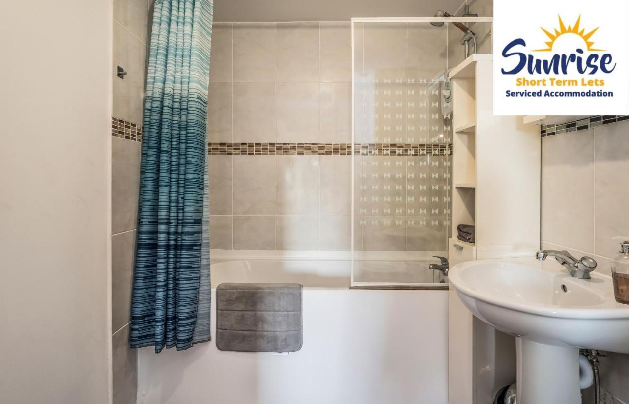 The Law, Has 4 Rooms With Tvs, 2 Bathrooms, Central, Free Parking, Fully Equipped, Contractor And Trades Favourite, 5 Mins To Centre - Long Stays, Invoice And Reduced Price Are Only Via Sunrise Short Lets Dundee Kültér fotó