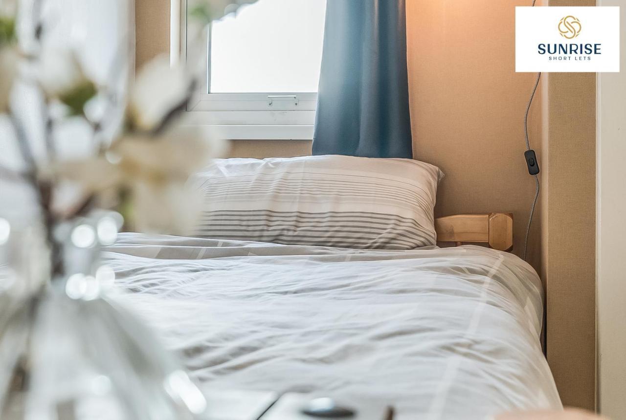 The Law, Has 4 Rooms With Tvs, 2 Bathrooms, Central, Free Parking, Fully Equipped, Contractor And Trades Favourite, 5 Mins To Centre - Long Stays, Invoice And Reduced Price Are Only Via Sunrise Short Lets Dundee Kültér fotó