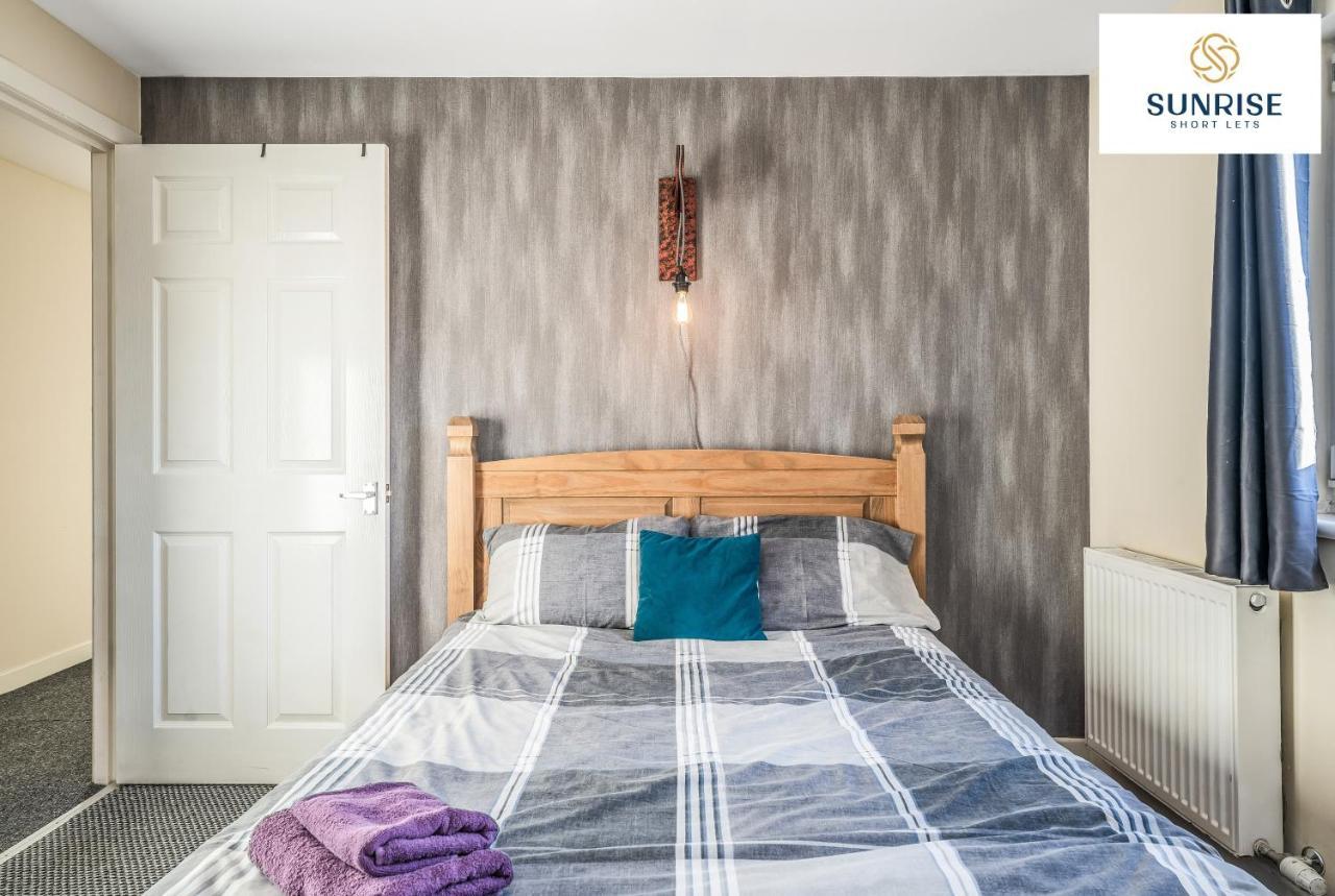 The Law, Has 4 Rooms With Tvs, 2 Bathrooms, Central, Free Parking, Fully Equipped, Contractor And Trades Favourite, 5 Mins To Centre - Long Stays, Invoice And Reduced Price Are Only Via Sunrise Short Lets Dundee Kültér fotó
