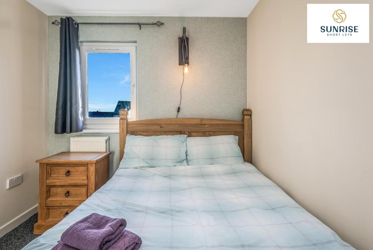 The Law, Has 4 Rooms With Tvs, 2 Bathrooms, Central, Free Parking, Fully Equipped, Contractor And Trades Favourite, 5 Mins To Centre - Long Stays, Invoice And Reduced Price Are Only Via Sunrise Short Lets Dundee Kültér fotó