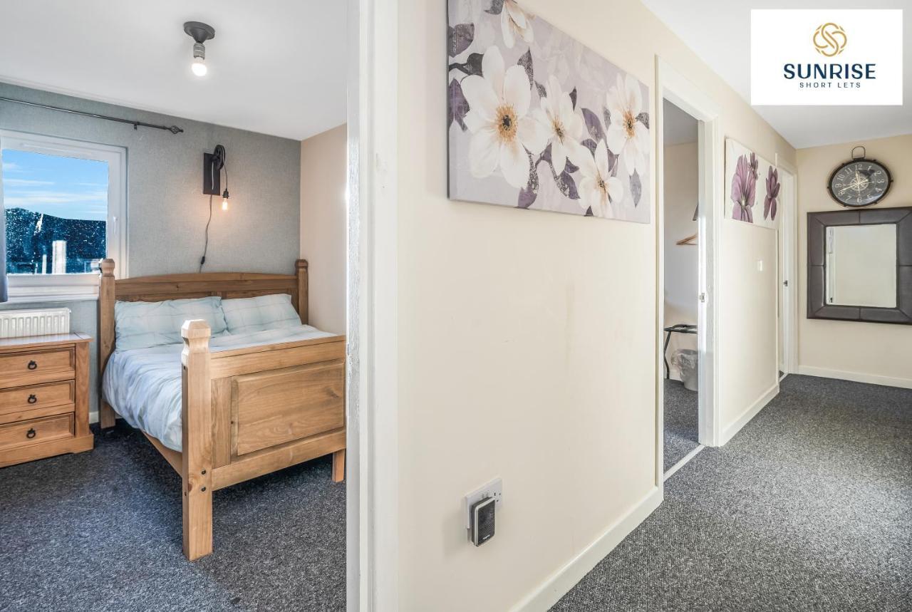 The Law, Has 4 Rooms With Tvs, 2 Bathrooms, Central, Free Parking, Fully Equipped, Contractor And Trades Favourite, 5 Mins To Centre - Long Stays, Invoice And Reduced Price Are Only Via Sunrise Short Lets Dundee Kültér fotó