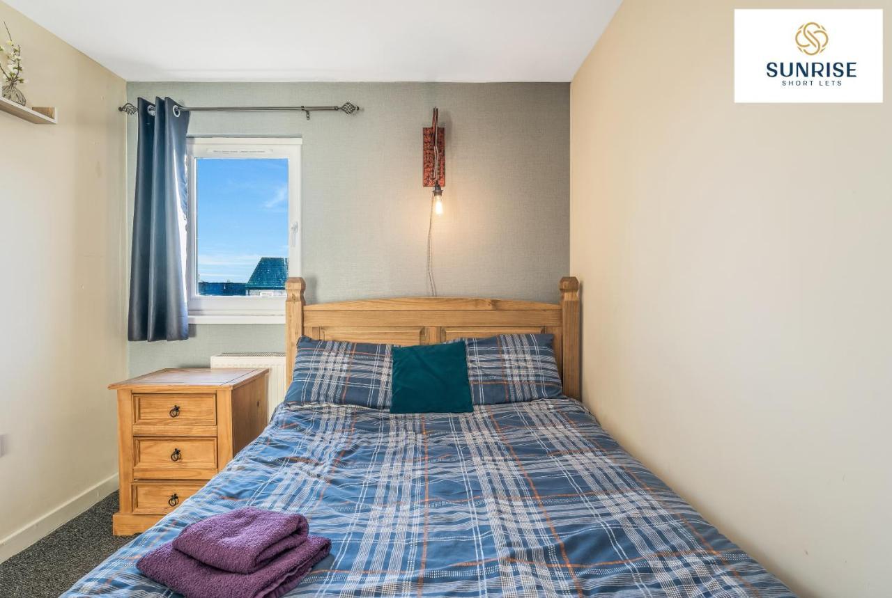 The Law, Has 4 Rooms With Tvs, 2 Bathrooms, Central, Free Parking, Fully Equipped, Contractor And Trades Favourite, 5 Mins To Centre - Long Stays, Invoice And Reduced Price Are Only Via Sunrise Short Lets Dundee Kültér fotó