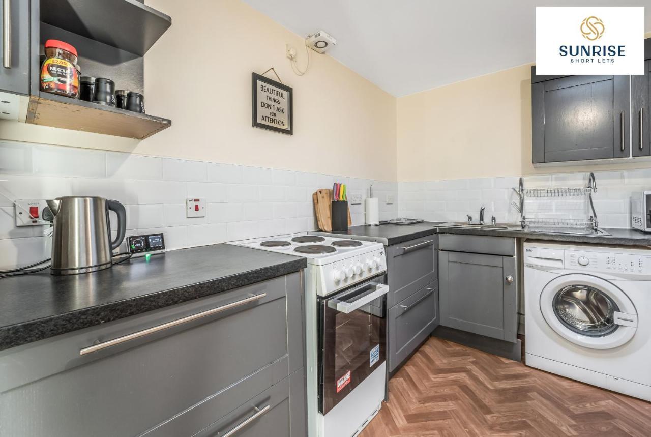 The Law, Has 4 Rooms With Tvs, 2 Bathrooms, Central, Free Parking, Fully Equipped, Contractor And Trades Favourite, 5 Mins To Centre - Long Stays, Invoice And Reduced Price Are Only Via Sunrise Short Lets Dundee Kültér fotó