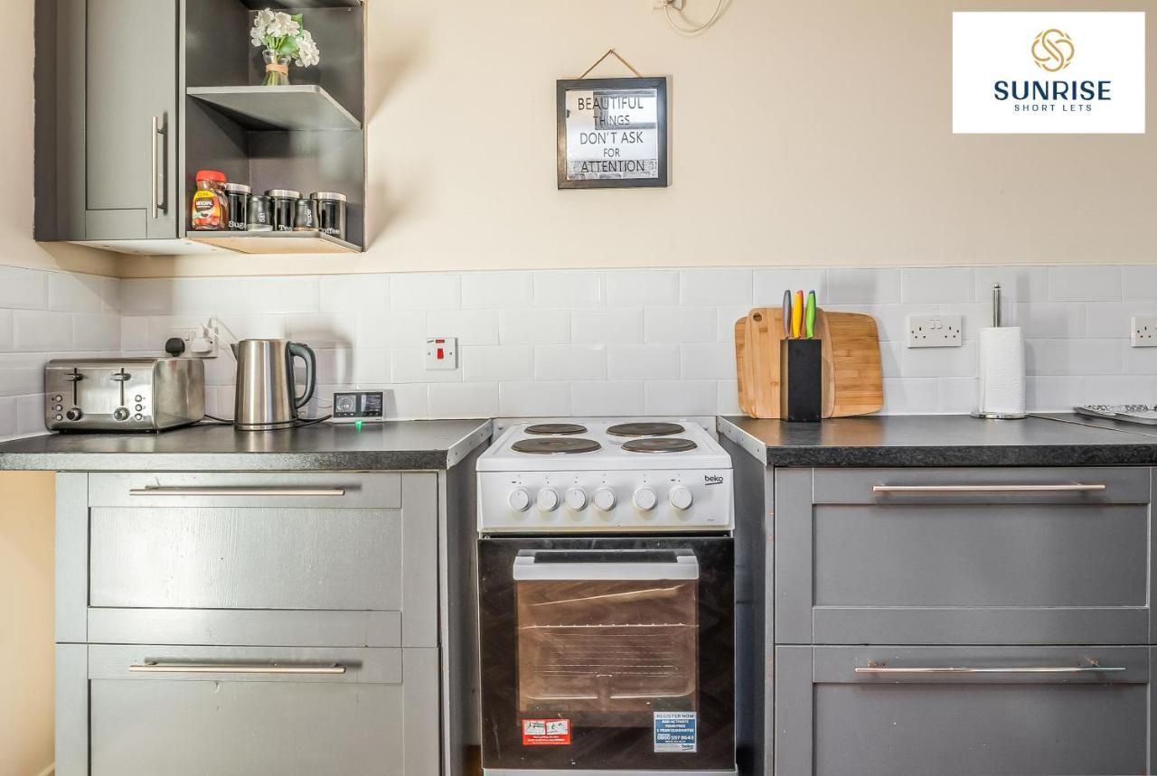 The Law, Has 4 Rooms With Tvs, 2 Bathrooms, Central, Free Parking, Fully Equipped, Contractor And Trades Favourite, 5 Mins To Centre - Long Stays, Invoice And Reduced Price Are Only Via Sunrise Short Lets Dundee Kültér fotó