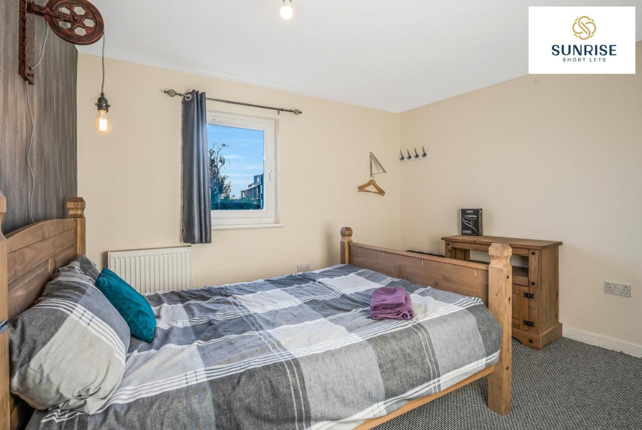 The Law, Has 4 Rooms With Tvs, 2 Bathrooms, Central, Free Parking, Fully Equipped, Contractor And Trades Favourite, 5 Mins To Centre - Long Stays, Invoice And Reduced Price Are Only Via Sunrise Short Lets Dundee Kültér fotó