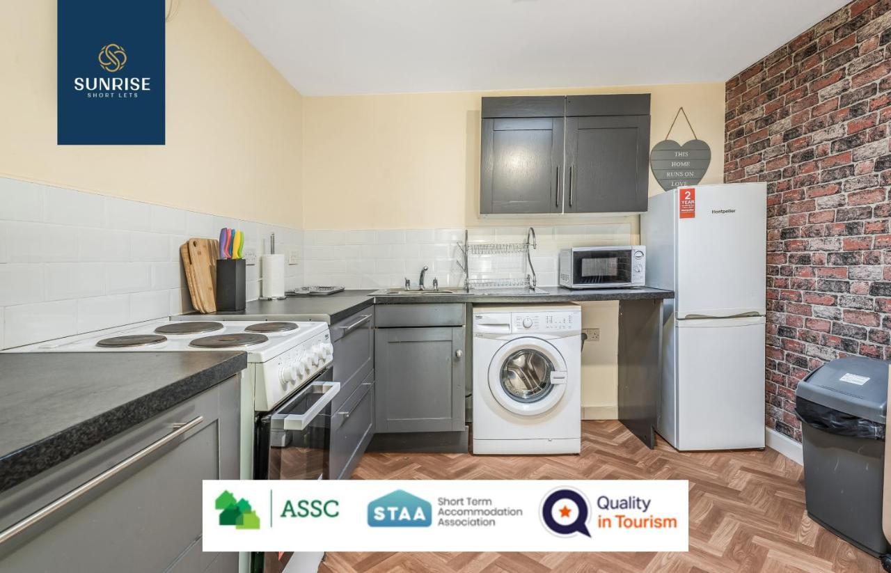 The Law, Has 4 Rooms With Tvs, 2 Bathrooms, Central, Free Parking, Fully Equipped, Contractor And Trades Favourite, 5 Mins To Centre - Long Stays, Invoice And Reduced Price Are Only Via Sunrise Short Lets Dundee Kültér fotó