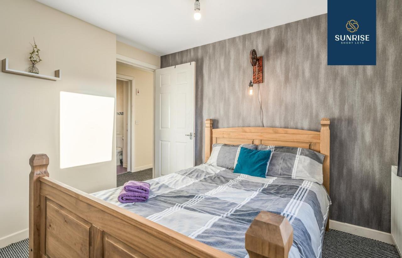 The Law, Has 4 Rooms With Tvs, 2 Bathrooms, Central, Free Parking, Fully Equipped, Contractor And Trades Favourite, 5 Mins To Centre - Long Stays, Invoice And Reduced Price Are Only Via Sunrise Short Lets Dundee Kültér fotó