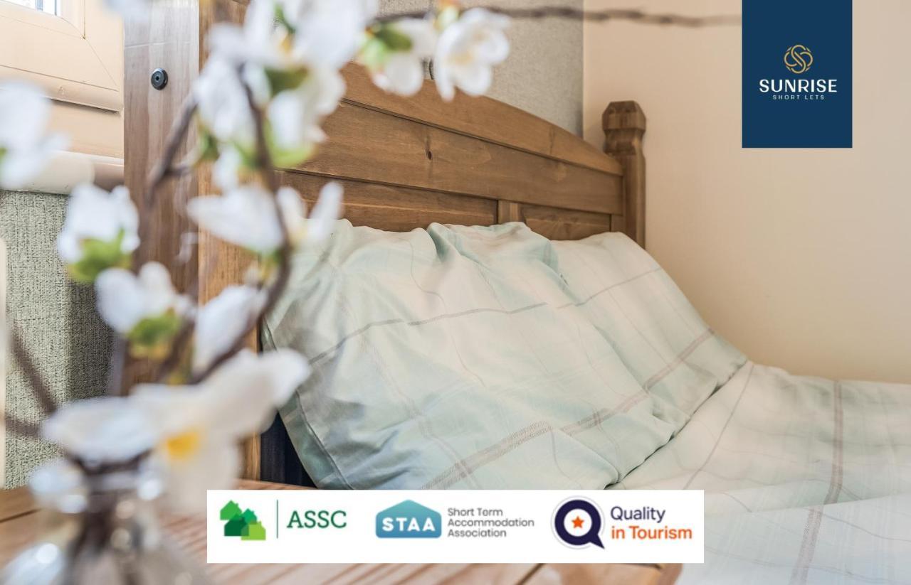 The Law, Has 4 Rooms With Tvs, 2 Bathrooms, Central, Free Parking, Fully Equipped, Contractor And Trades Favourite, 5 Mins To Centre - Long Stays, Invoice And Reduced Price Are Only Via Sunrise Short Lets Dundee Kültér fotó